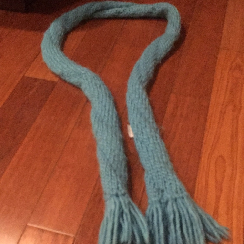 Aqua North Face scarf 50%wool/50% acrylic